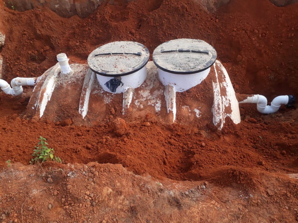 Tanques SATE enterrados com tubulação