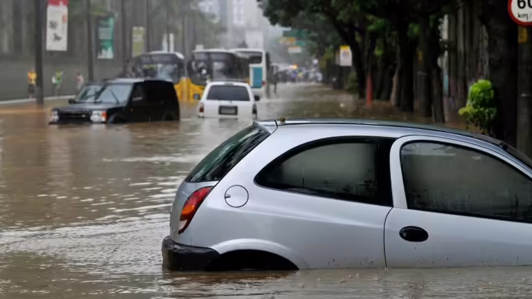 O Impacto do Crescimento Urbano na Frequência e Intensidade das Enchentes